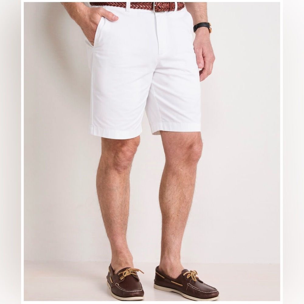NWT Vineyard Vines White ‘9” Stretch Breaker Shorts’ Size 42
